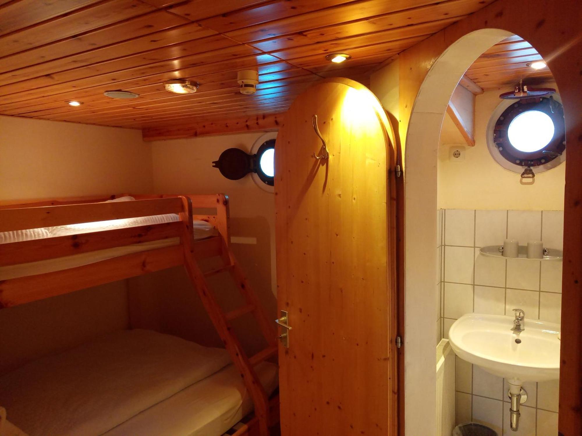 Kuestenmotorschiff Aventura BRE 외부 사진